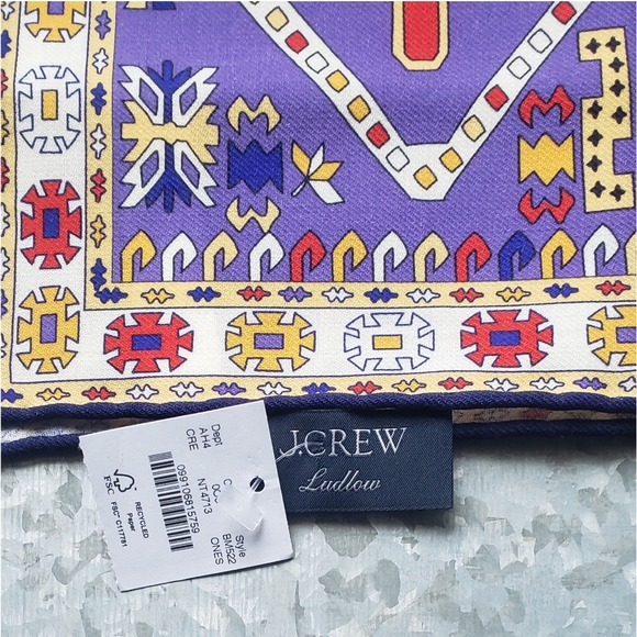 34. J.Crew Wool challis pocket square - Picture 4 of 4